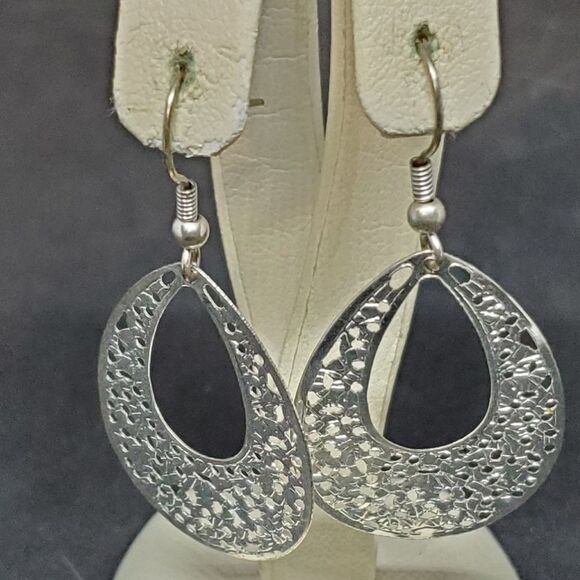 Silver Tone Dangling Teardrop Earrings - Picture 1 of 2